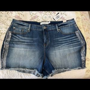 NWT torrid shorts